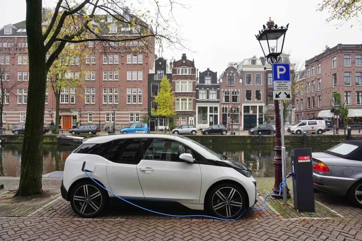 Se locomover por Amsterdã de carro · 2