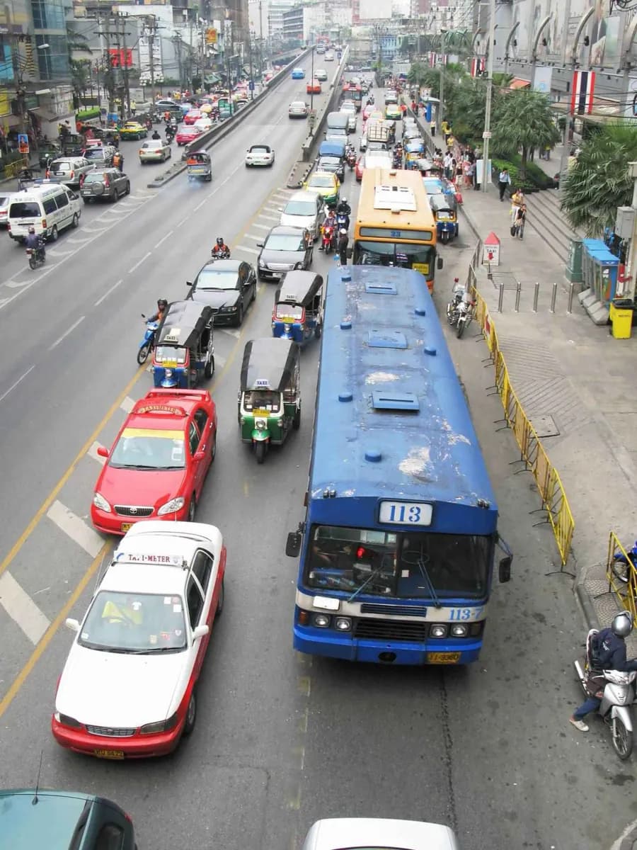Mit Bussen nach Bangkok · 2