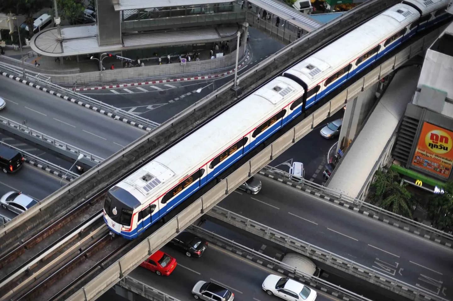 Using Bangkok's rail network