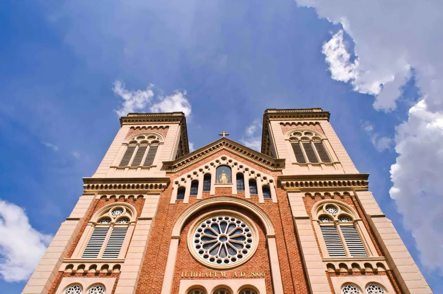 Temples, civic landmarks and Chinatown