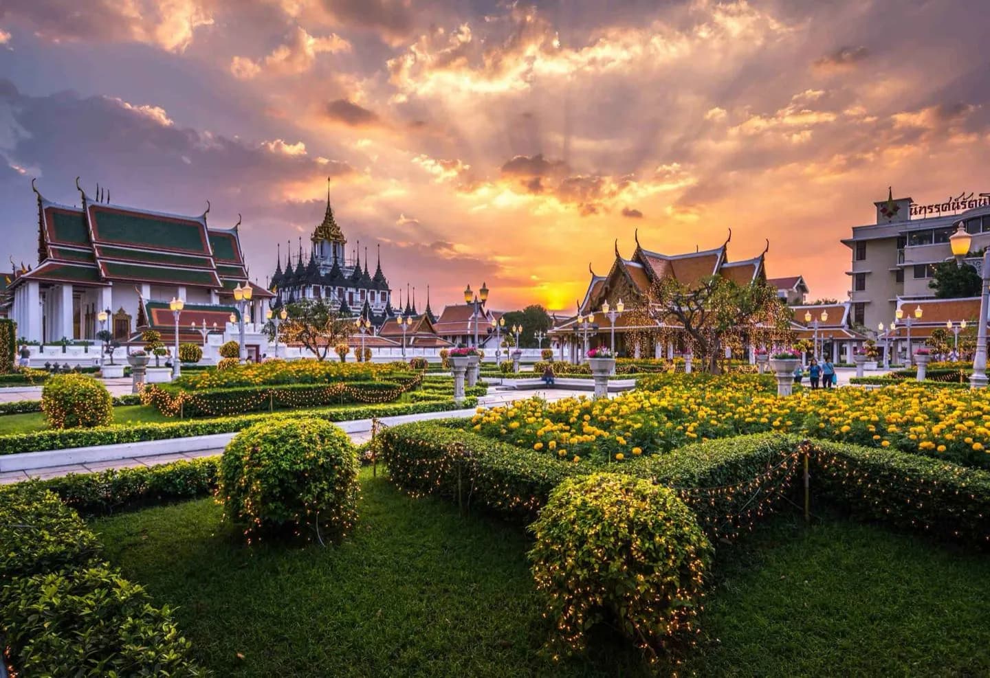 Wat Ratchanatdaram et Loha Prasat · 2