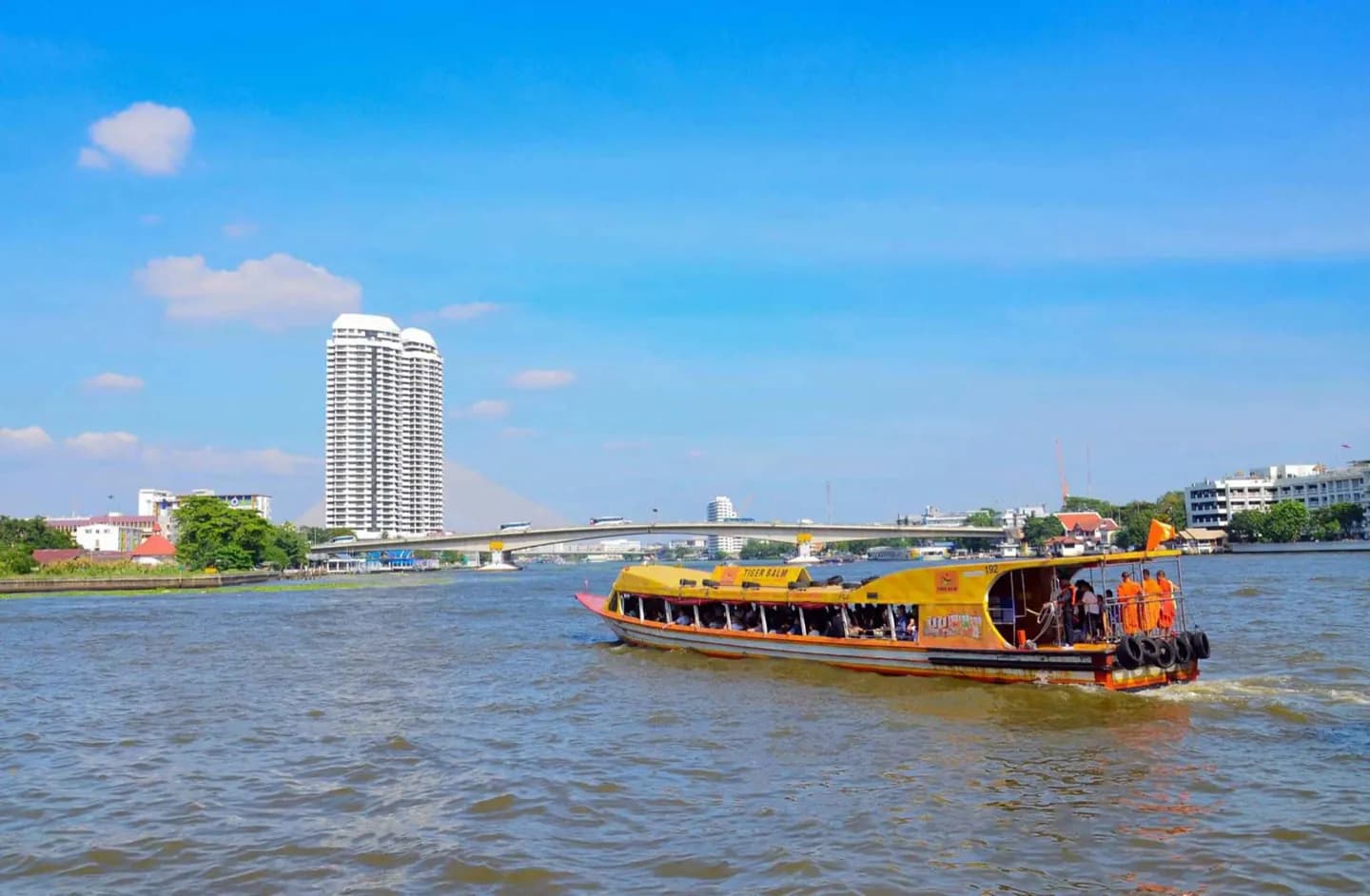 Reaching Thonburi · 2
