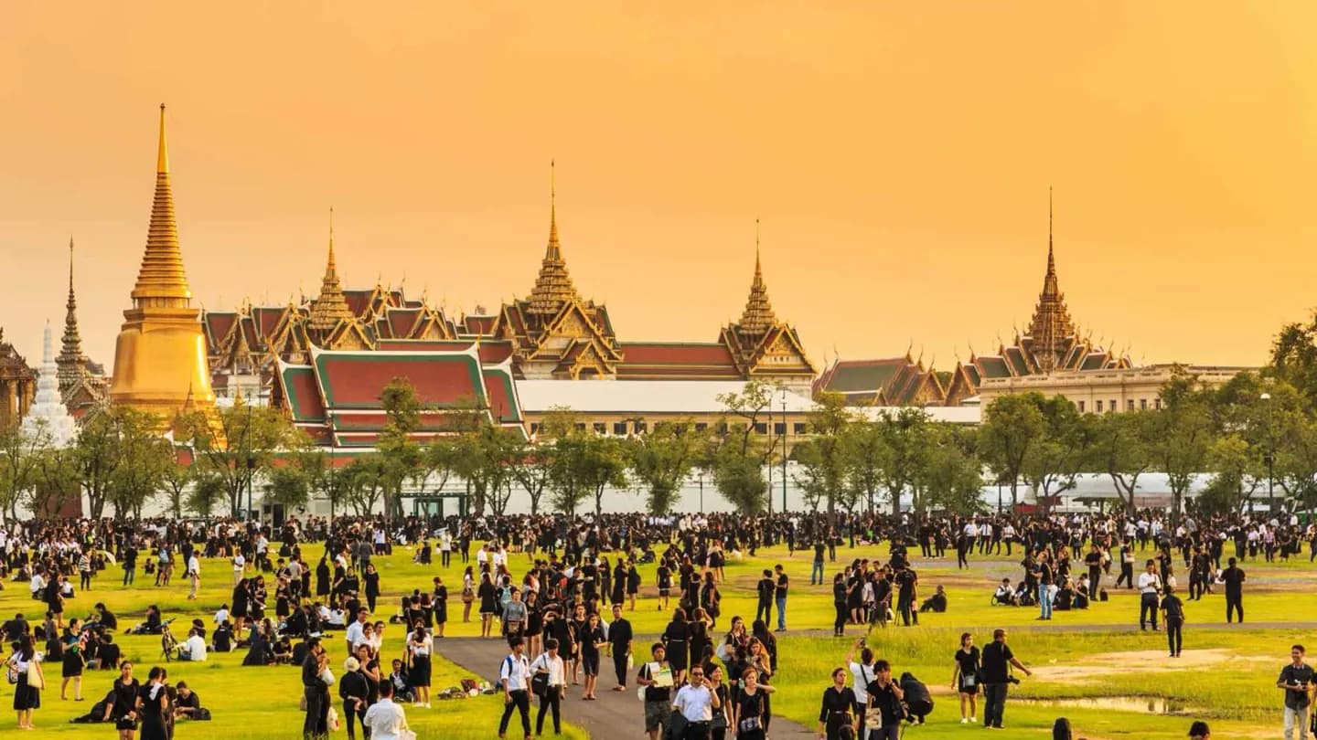 Anbetung bei Wat Phra Kaew · 2