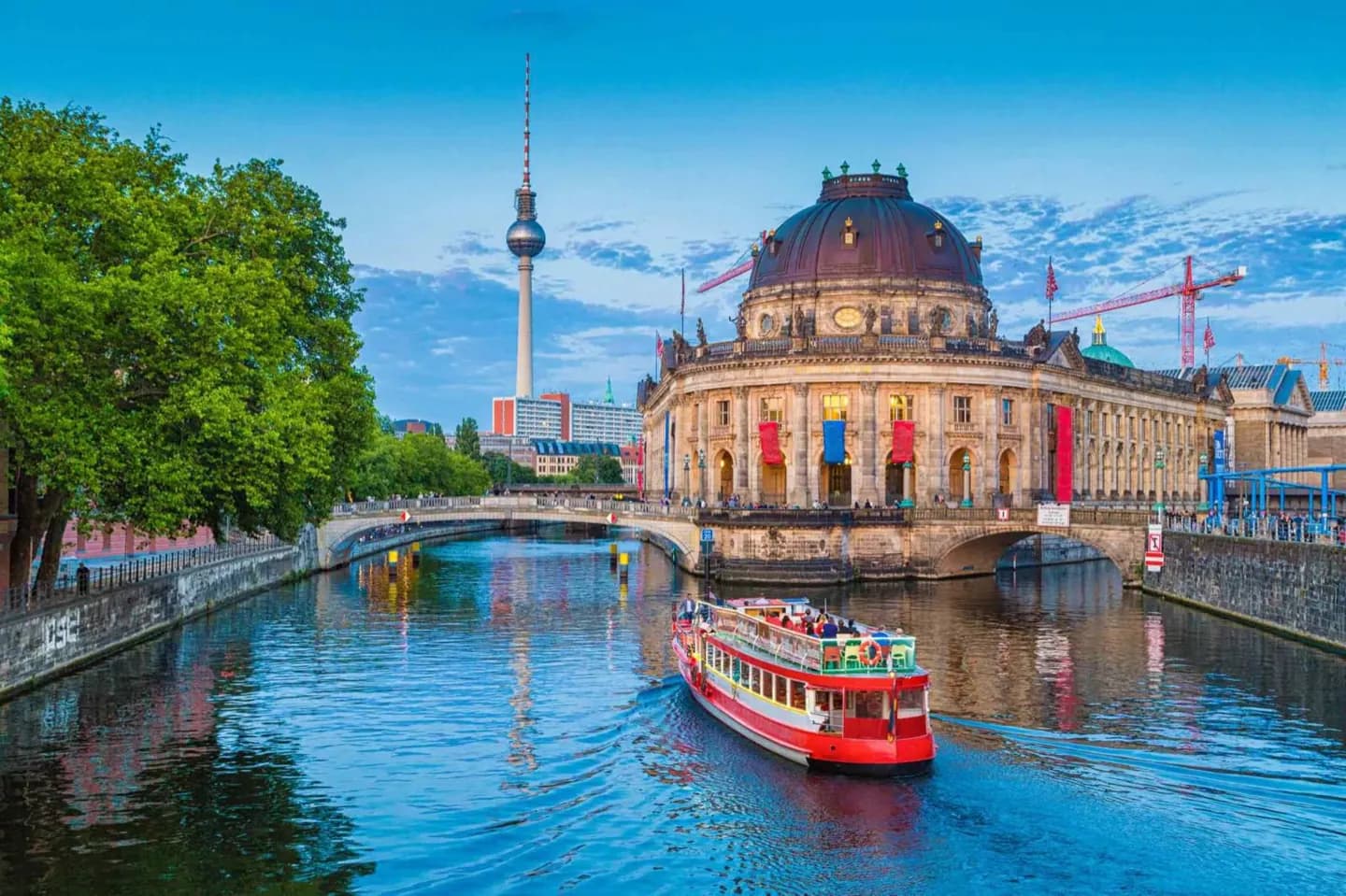 Usando los transbordadores públicos de Berlín · 2