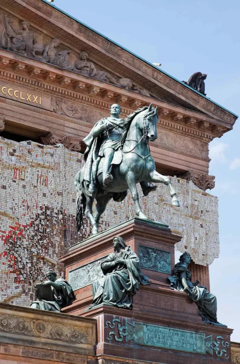 Alte Nationalgalerie · 3