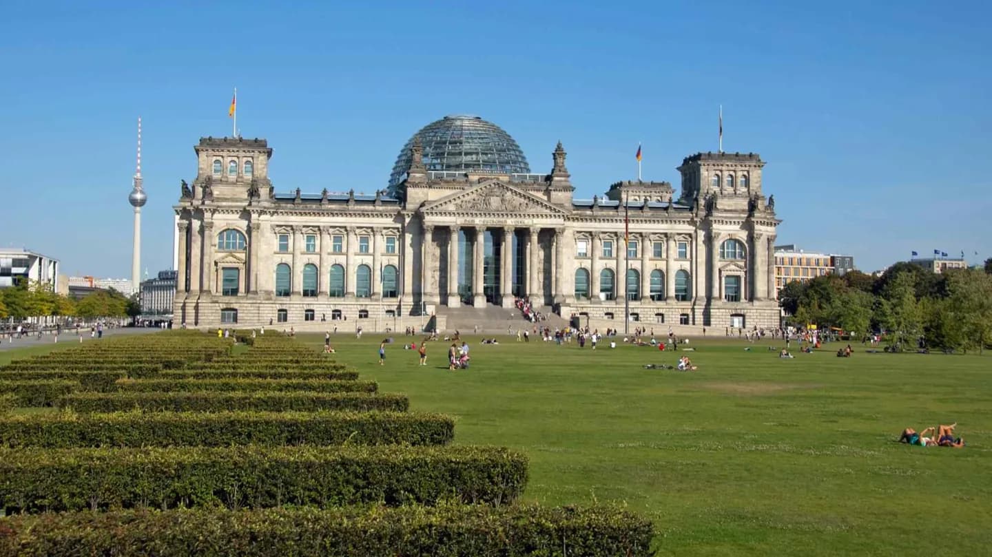 Reichstag Building · 3