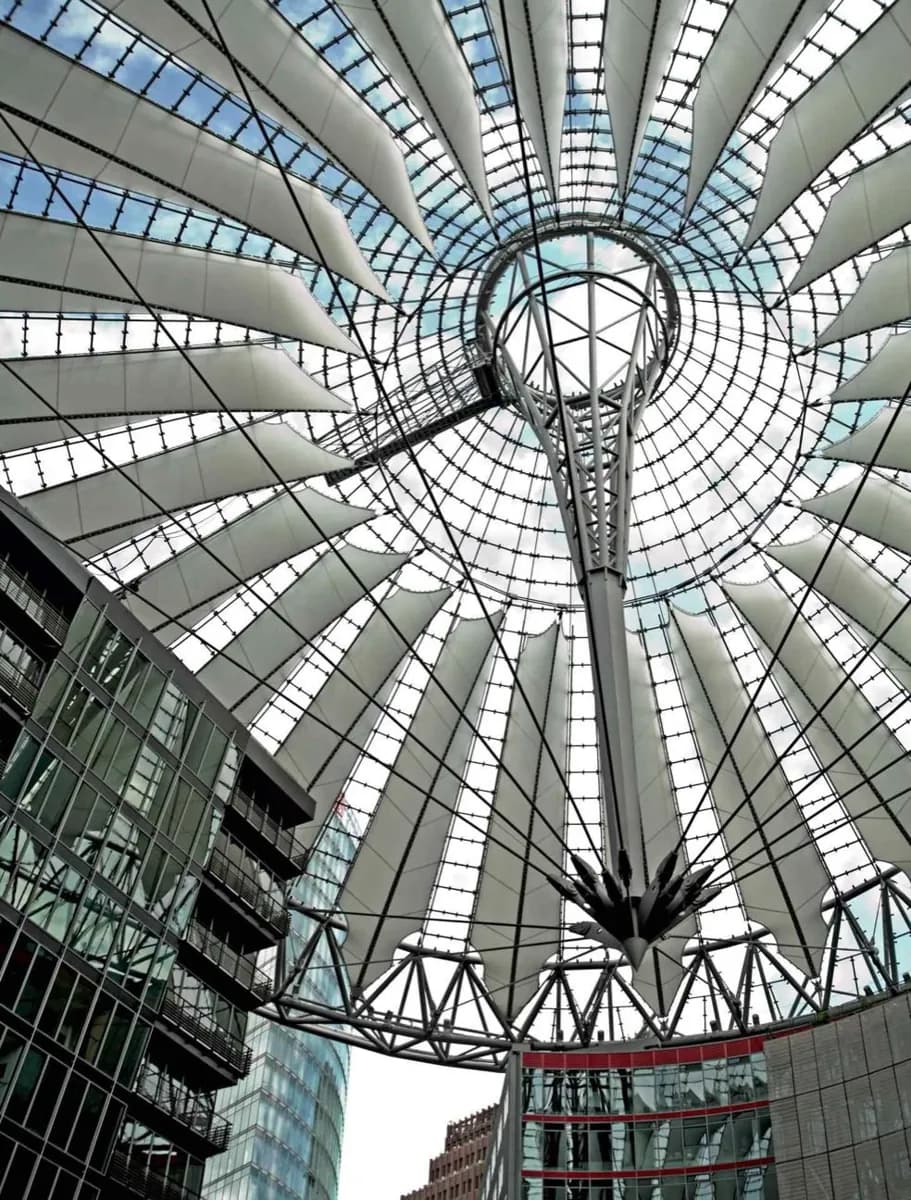 Sony Center · 3