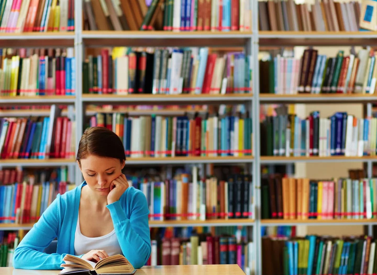 Biblioteca Pública Julio Mario Santo Domingo · 2