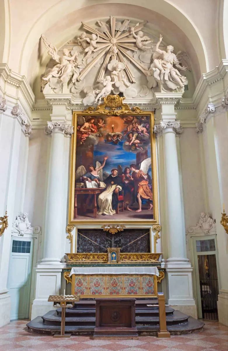 El Escalón, Altar y Relicario del Arca · 2