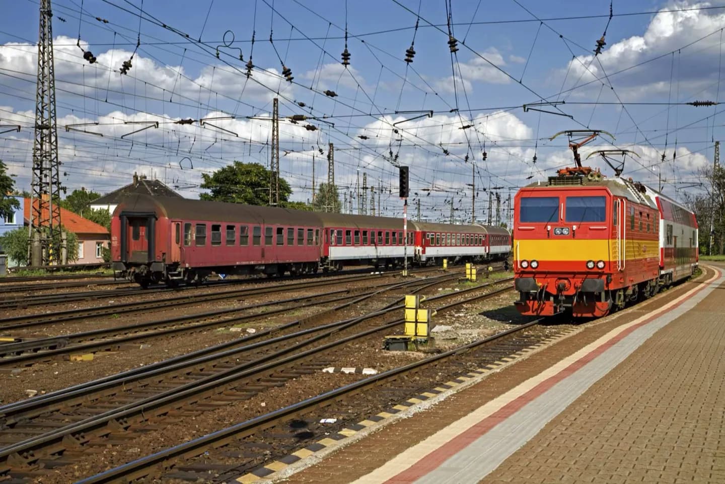 Arrivée en train · 2