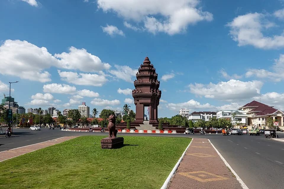 Monumento all'indipendenza Phnom Penh