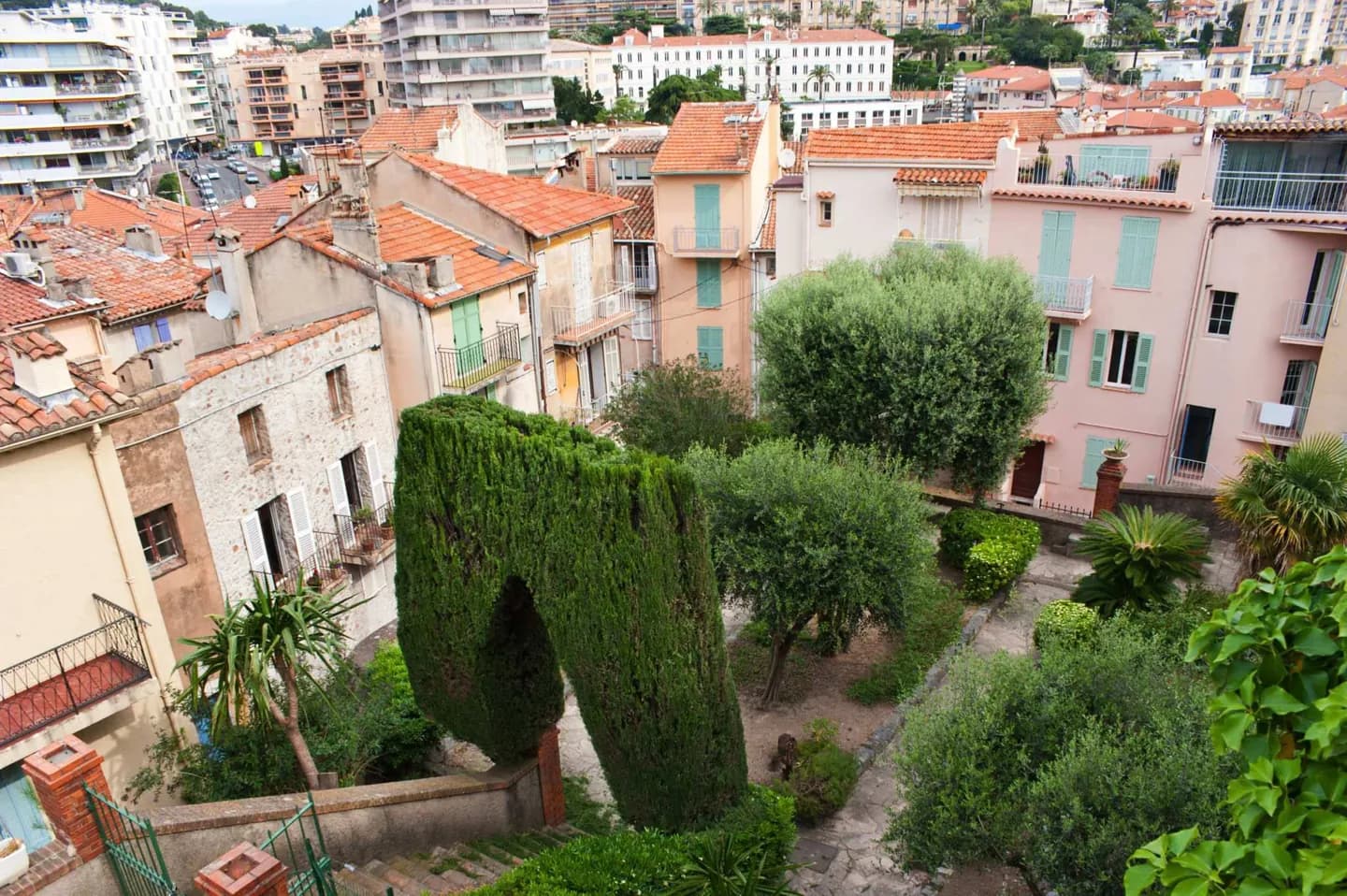 Das Stadtbild von Cannes lesen