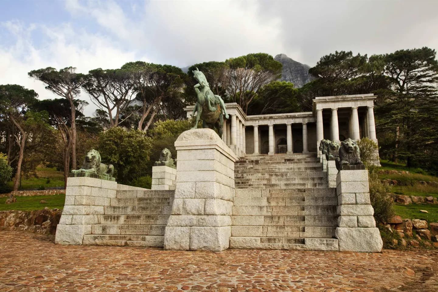 Memorial Rhodes