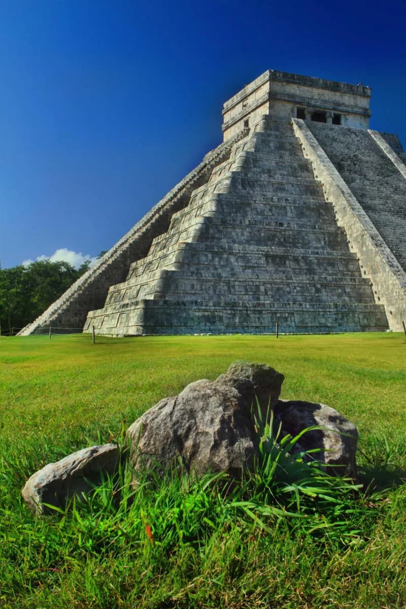 Crónicas mayas y textos en español · 2