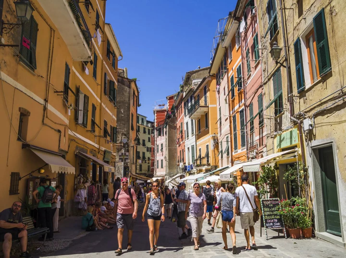 Cultivando las terrazas de Cinque Terre · 2