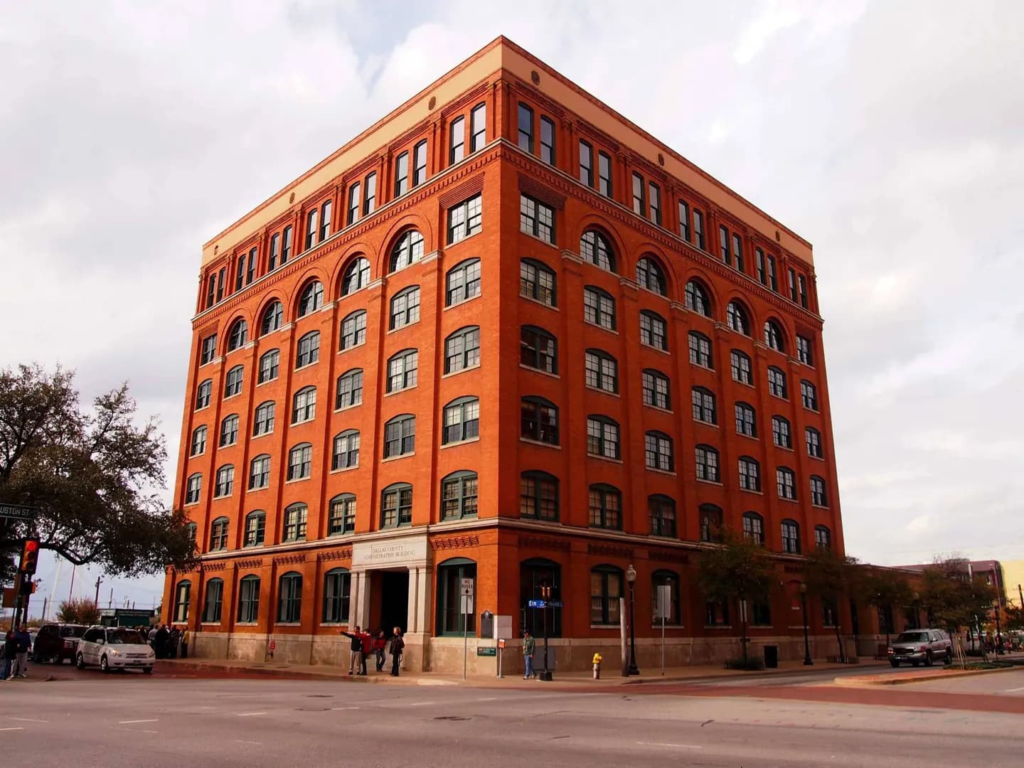 Das Museum im sechsten Stock am Dealey Plaza · 2