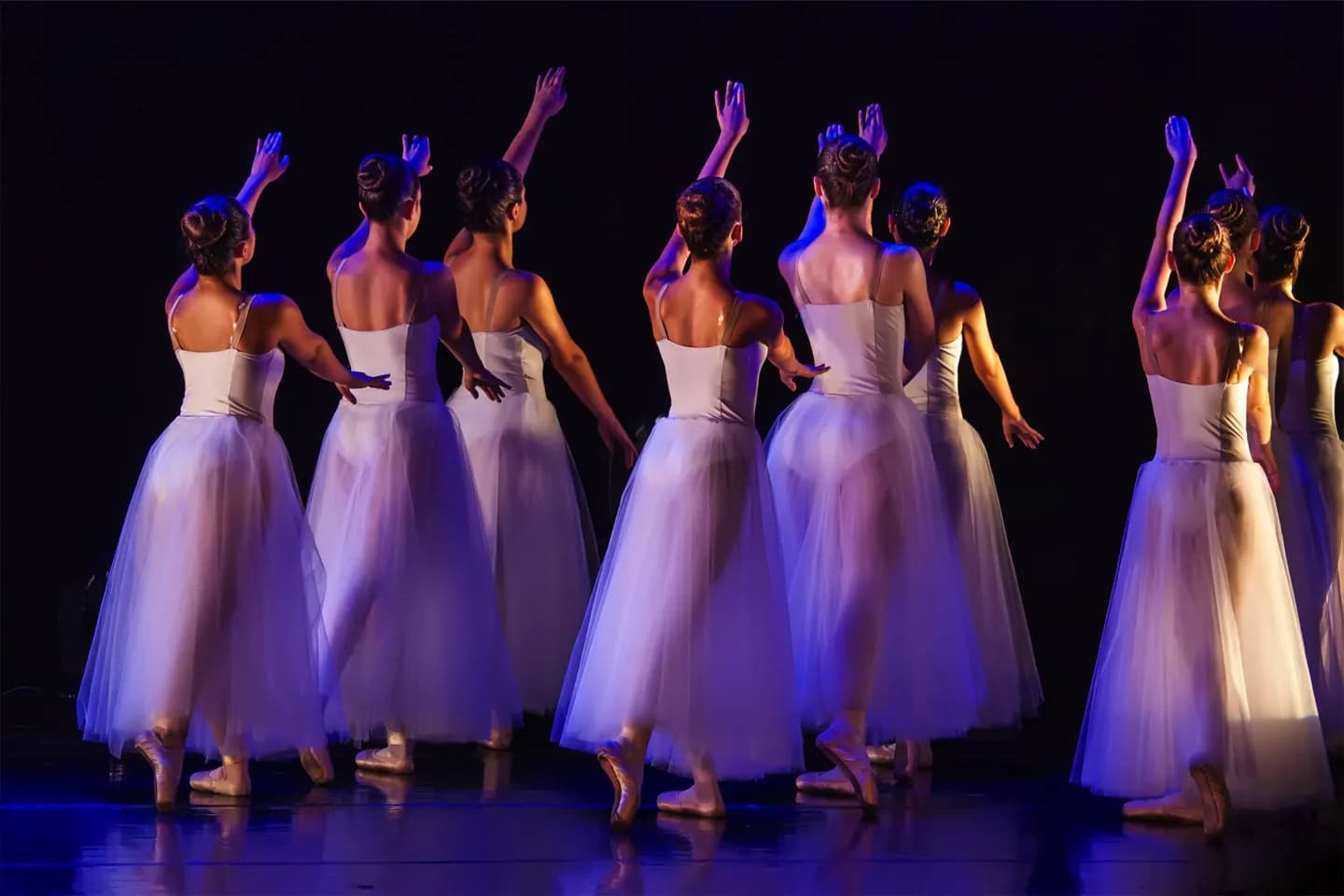 Avenue Theater · 2