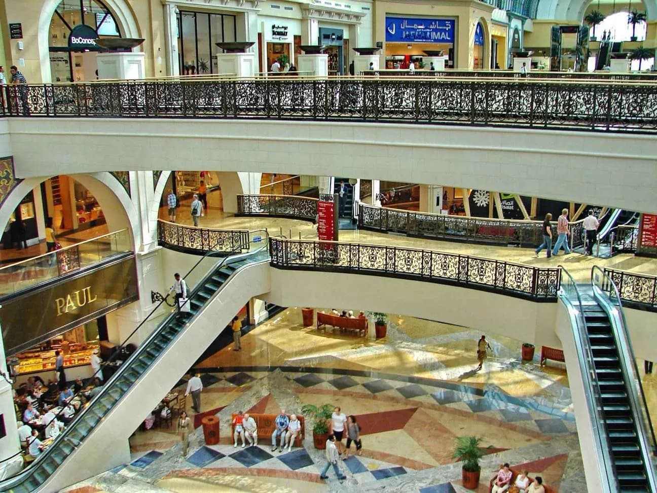 The Dubai Mall · 4
