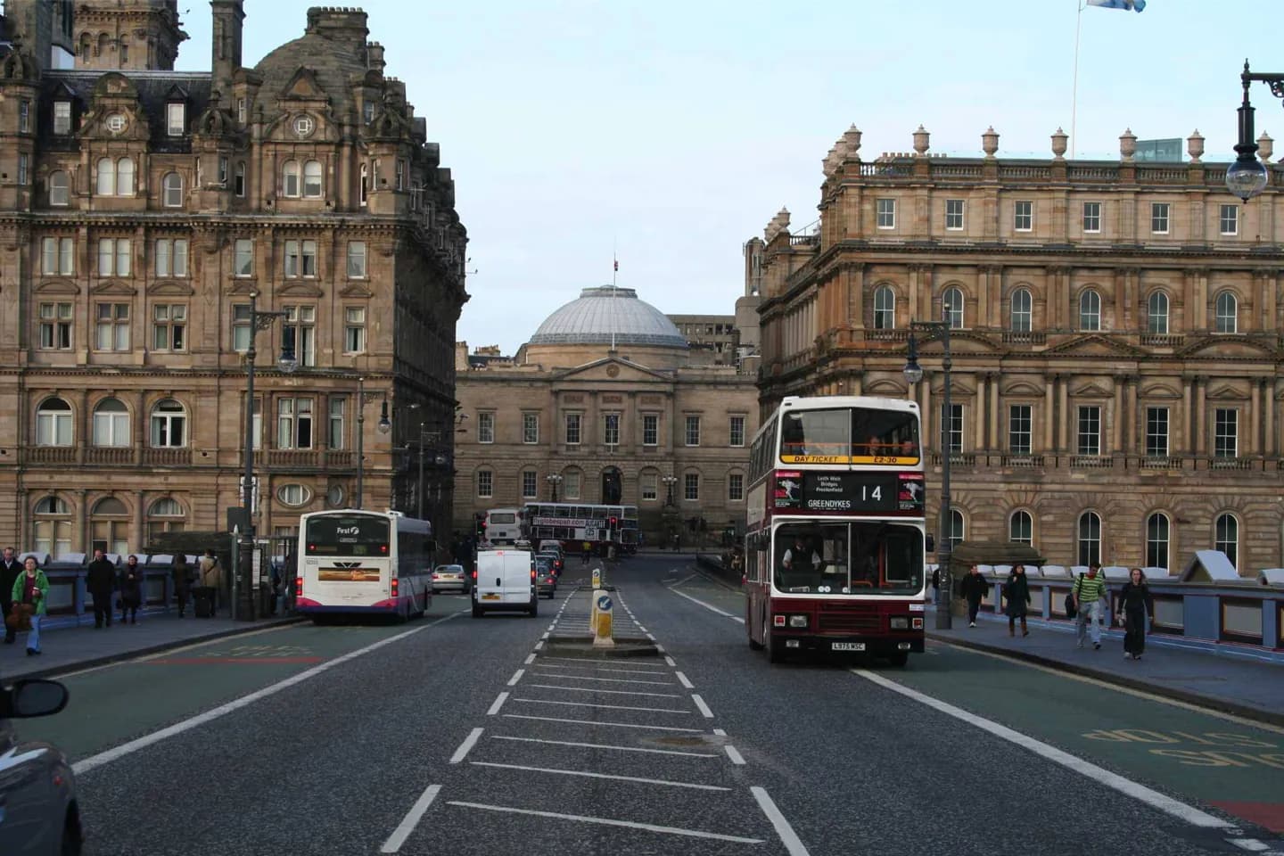 Bus Travel in Edinburgh
