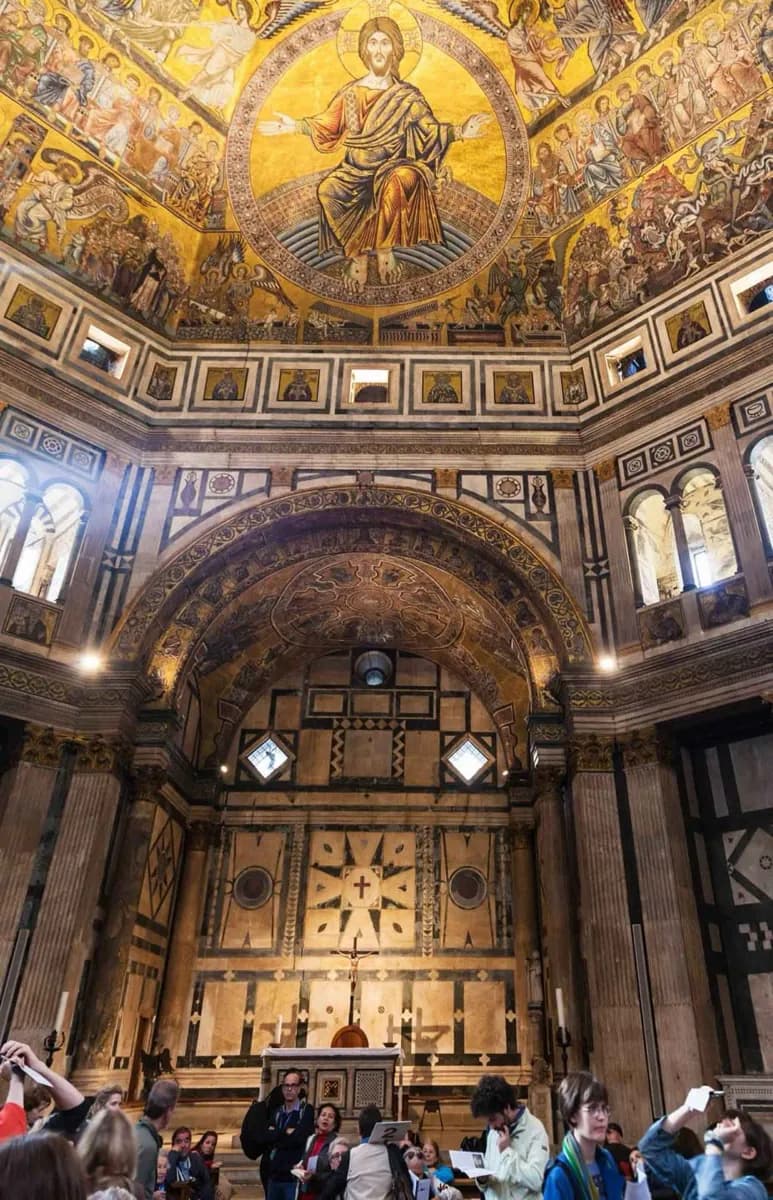 Im Inneren des Florentiner Baptisteriums · 2