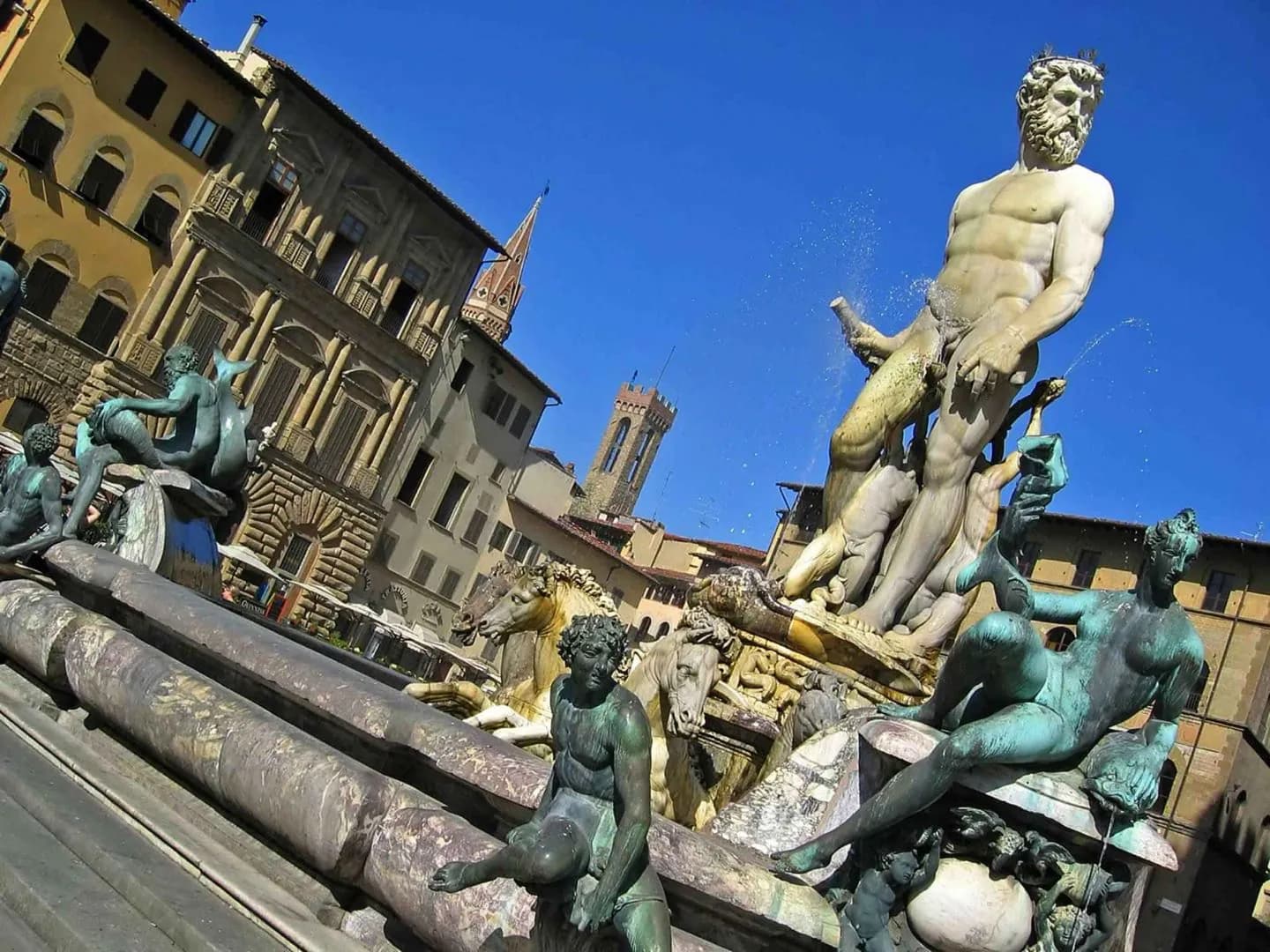 Fontana del Nettuno · 3