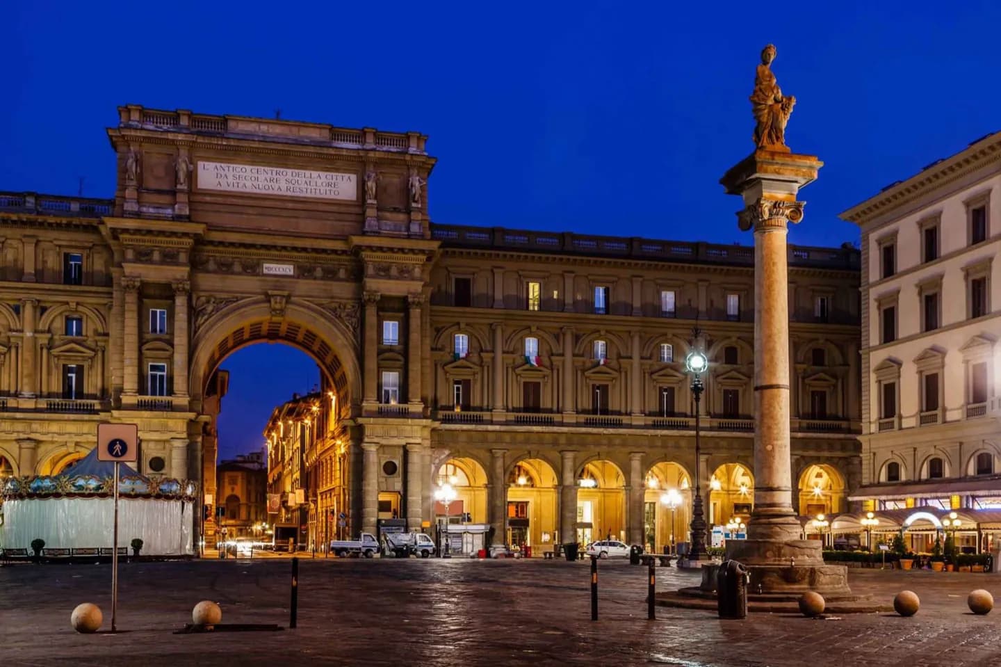 Piazza della Repubblica · 3