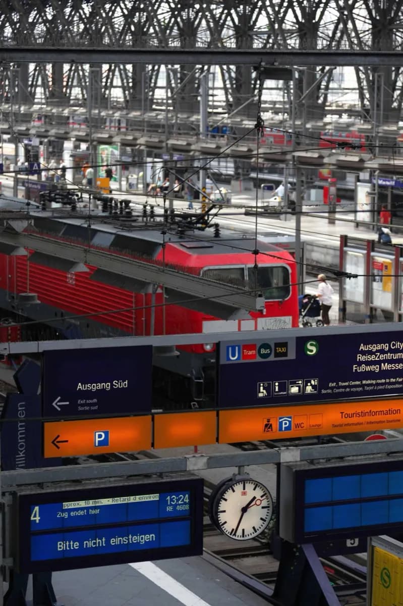 Mit U-Bahn, S-Bahn und Straßenbahnen · 2