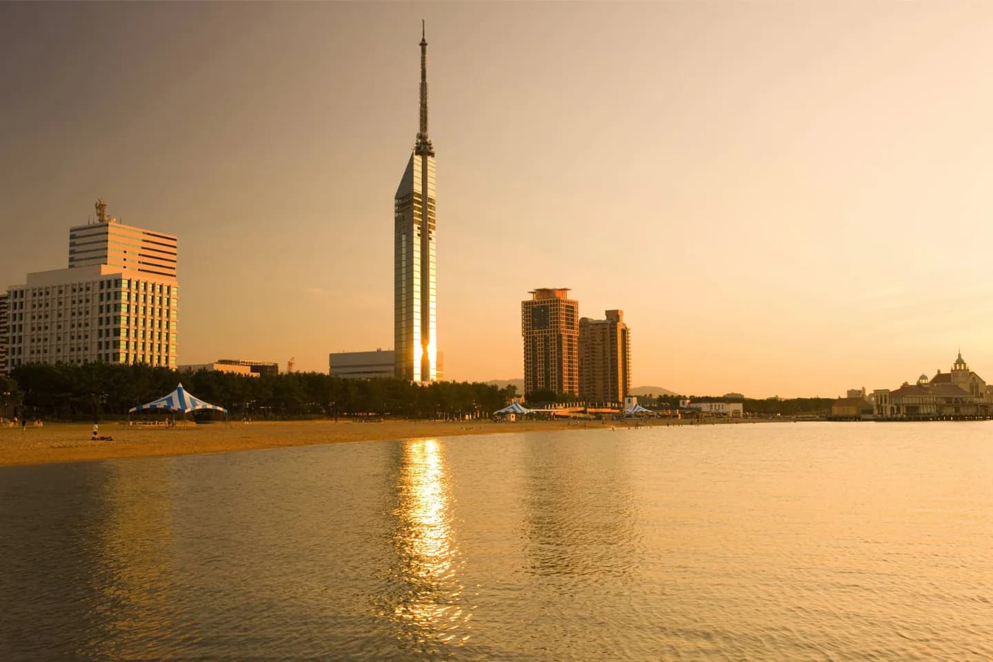 Comment Hakata et Fukuoka sont devenus une seule ville · 2