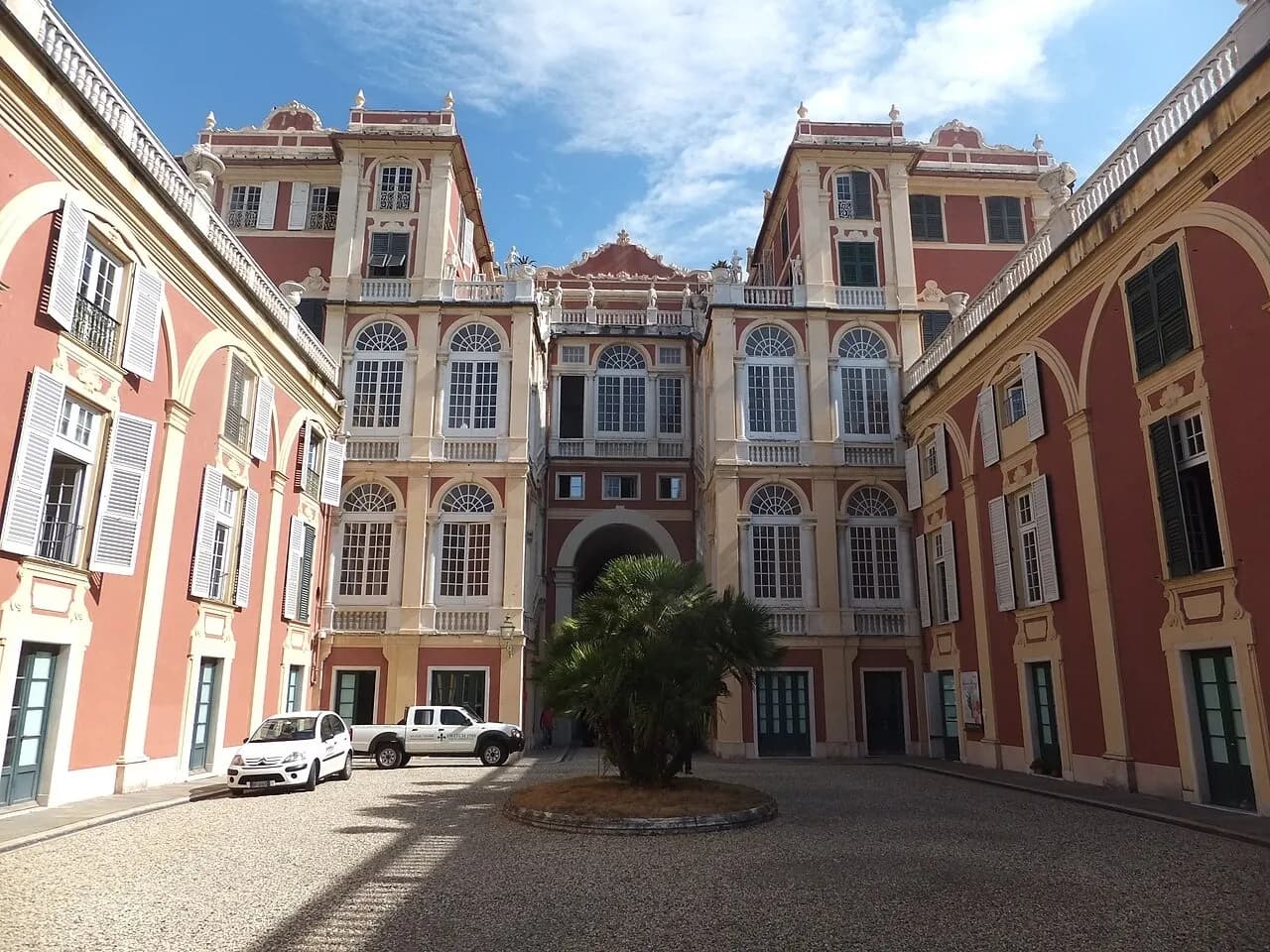 Palaces Above the Old Harbor