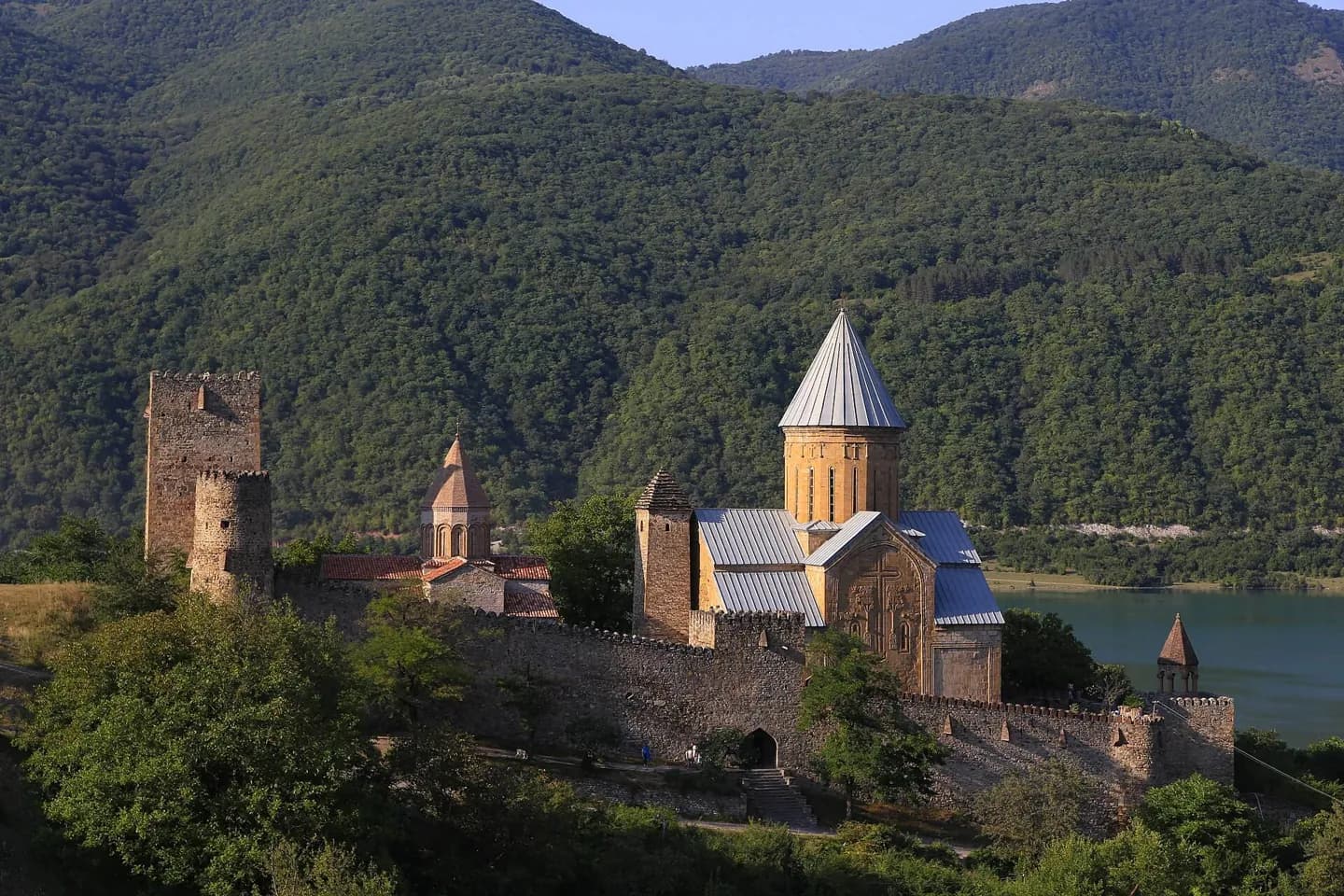 Ananuri Fortress