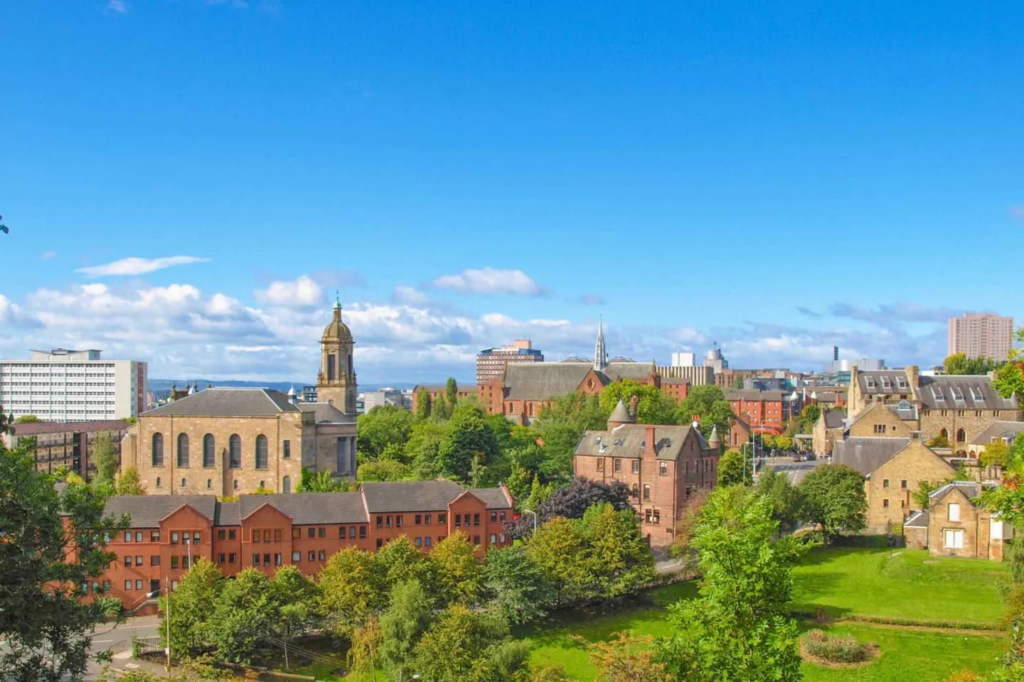 Entorno del río de Glasgow y clima cambiante · 2