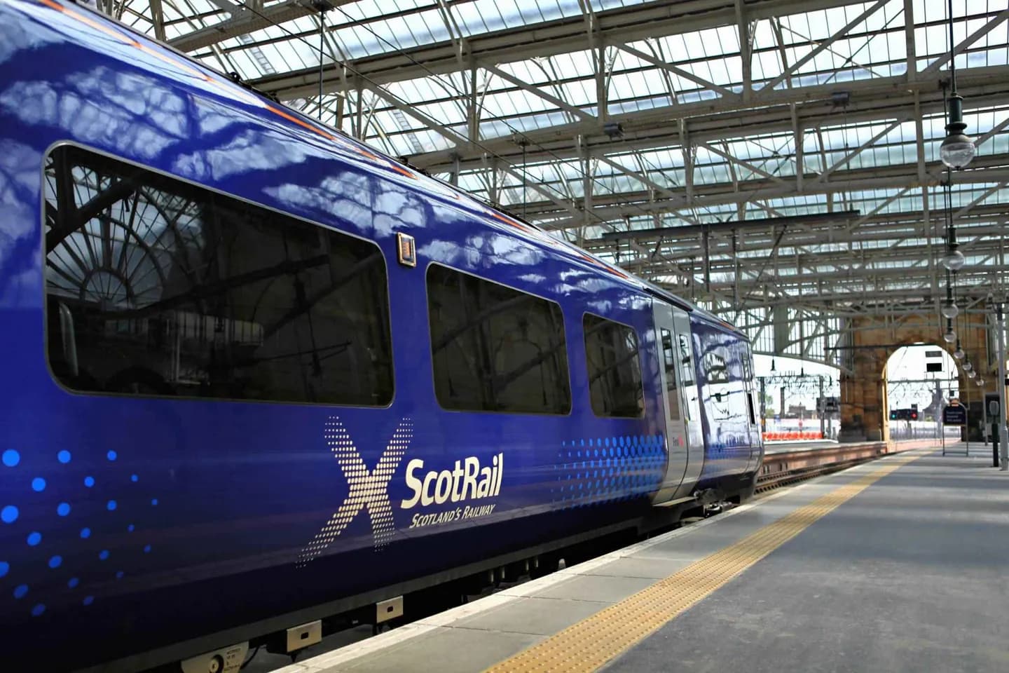 Sich in den verschiedenen Stadtteilen von Glasgow Fortbewegen · 2
