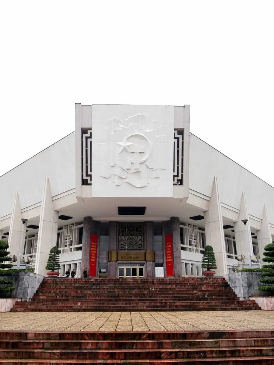 胡志明博物馆。 · 2