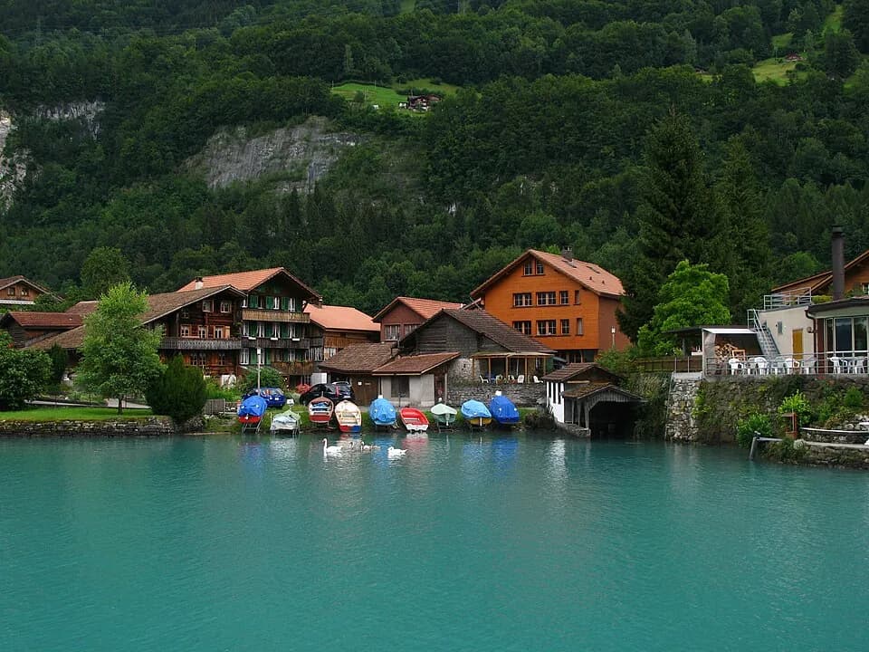 Iseltwald Village