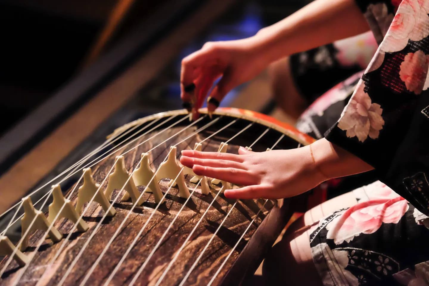 Reading Japanese culture · 3