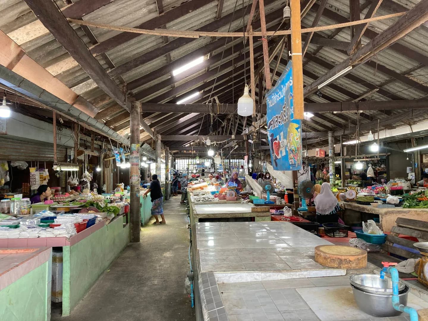Hua Thanon Fish Market