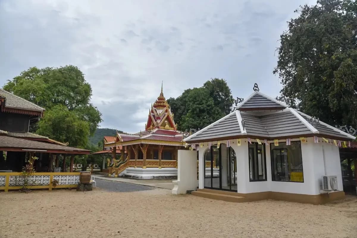 Wat Samret