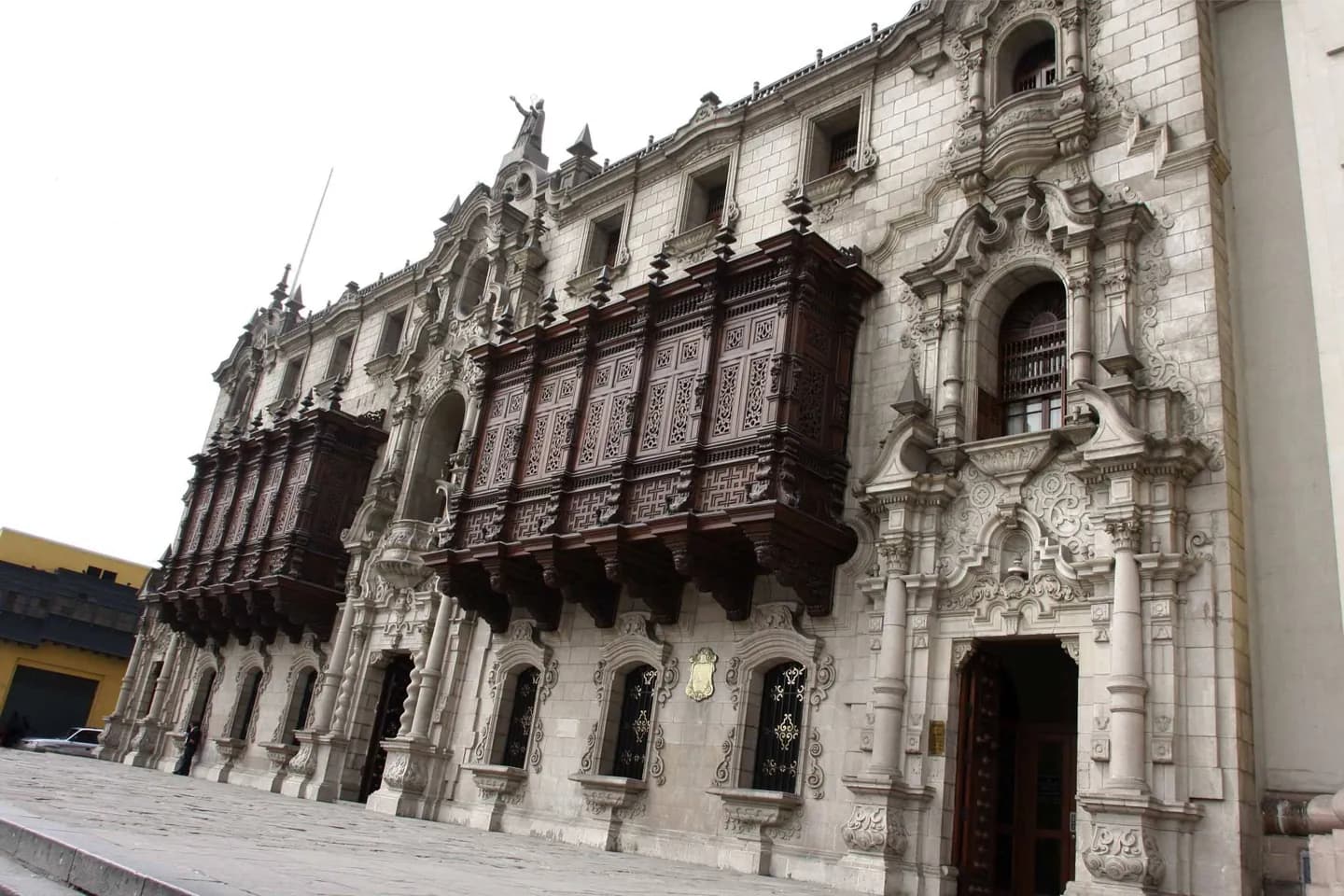Varandas da histórica Lima · 2