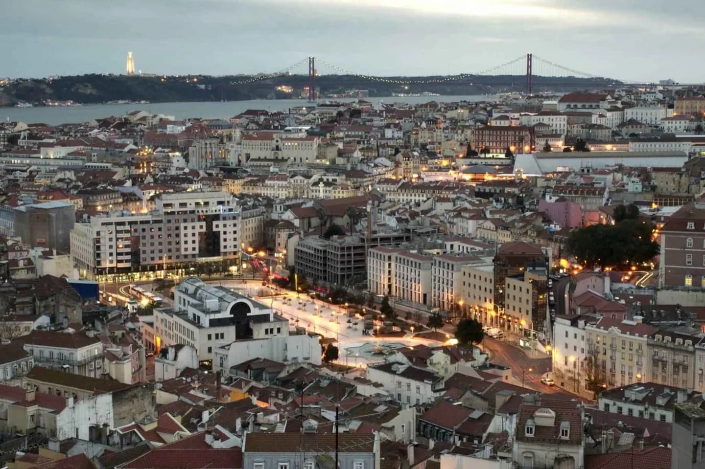 Lisboa, río y colinas · 2