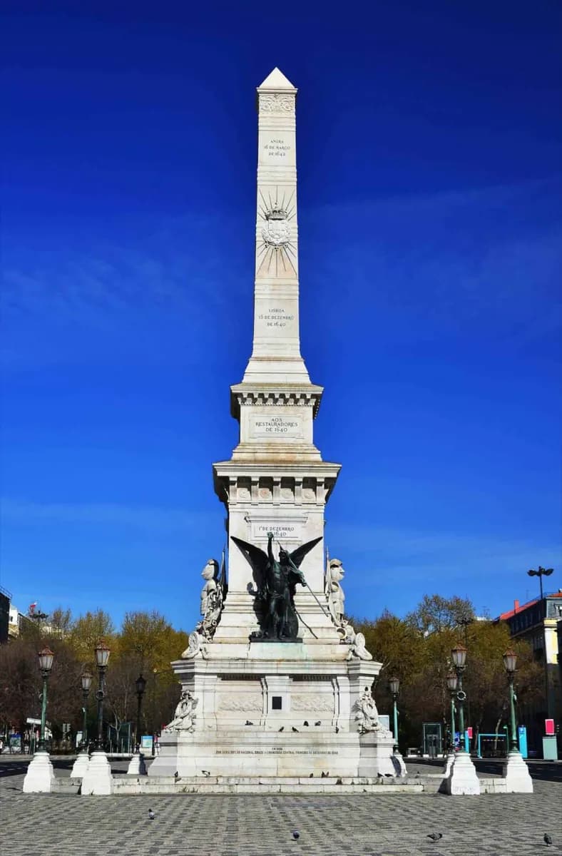 Plaza de los Restauradores · 3