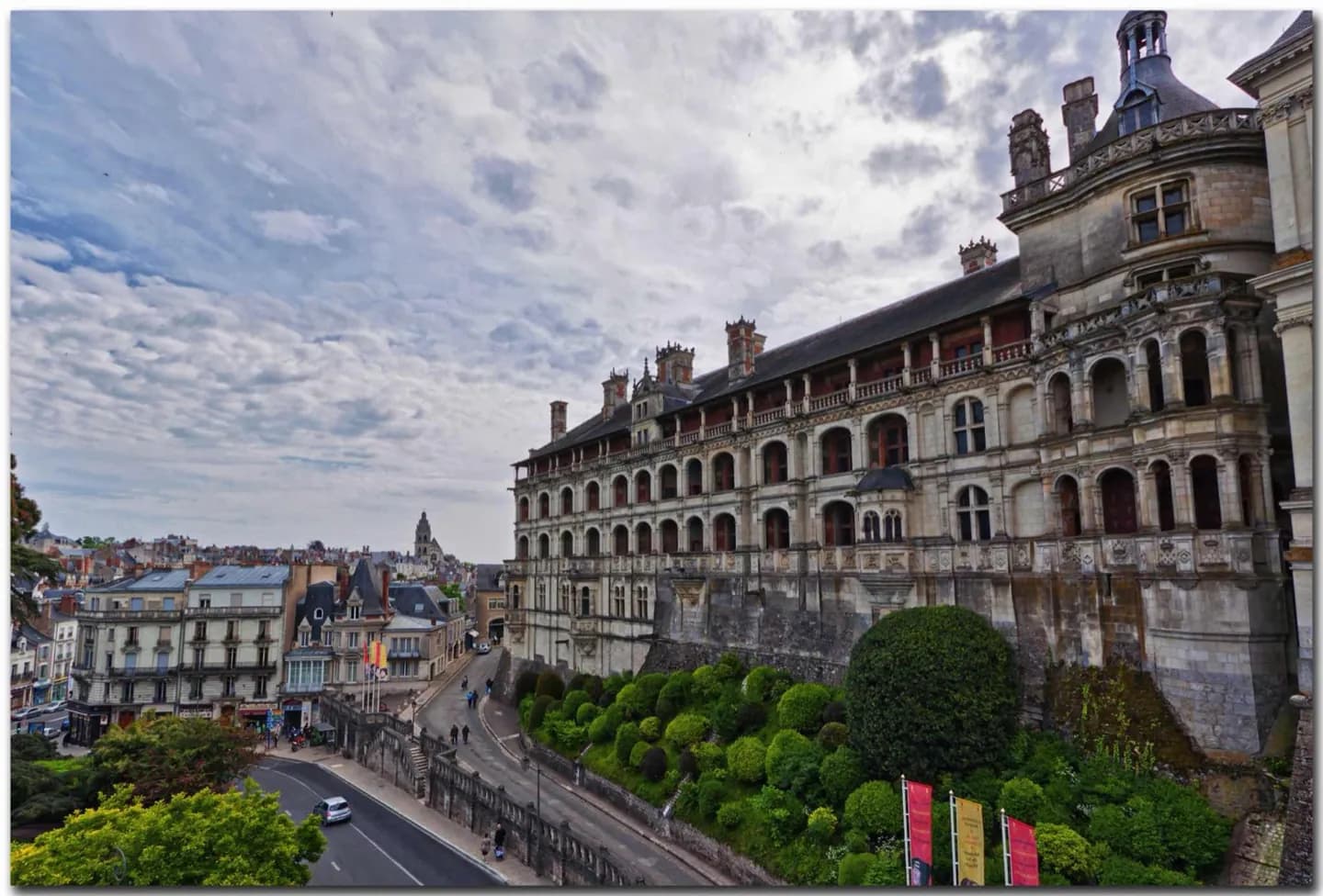 Como o Château de Blois mudou ao longo do tempo? · 2