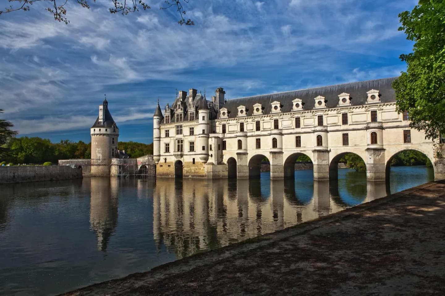 Como o Château de Chenonceau cruzou o Cher? · 2