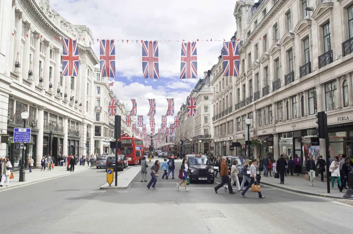 Oxford Street · 3