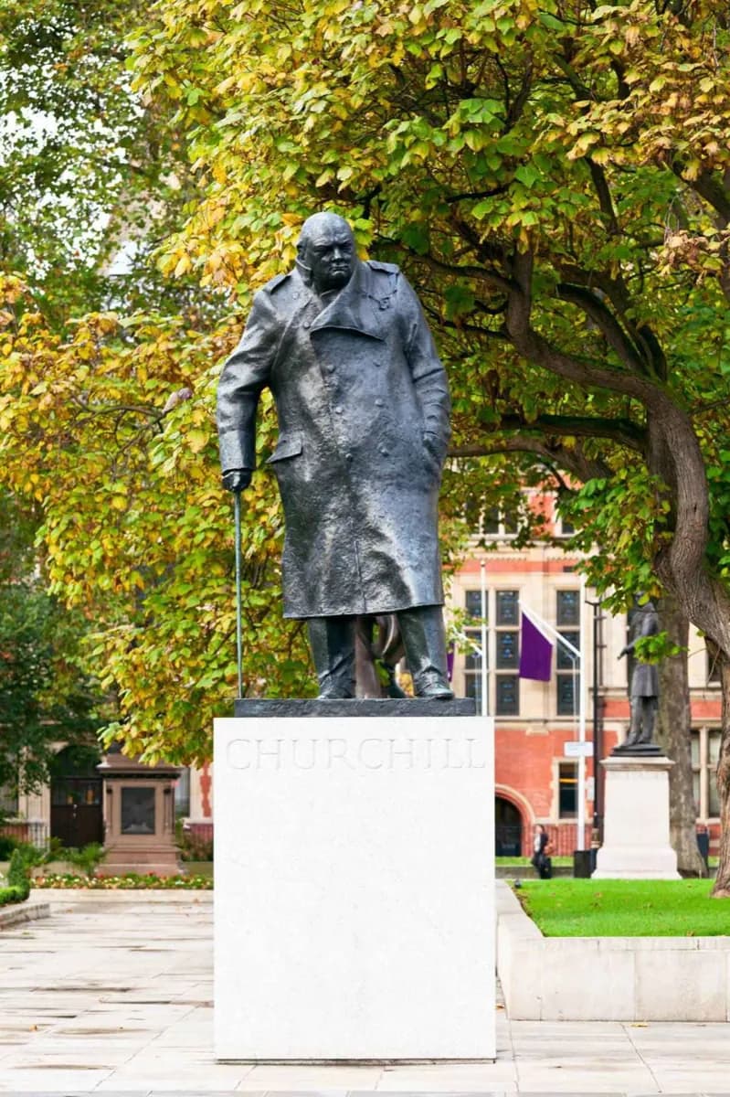 Parliament Square · 3