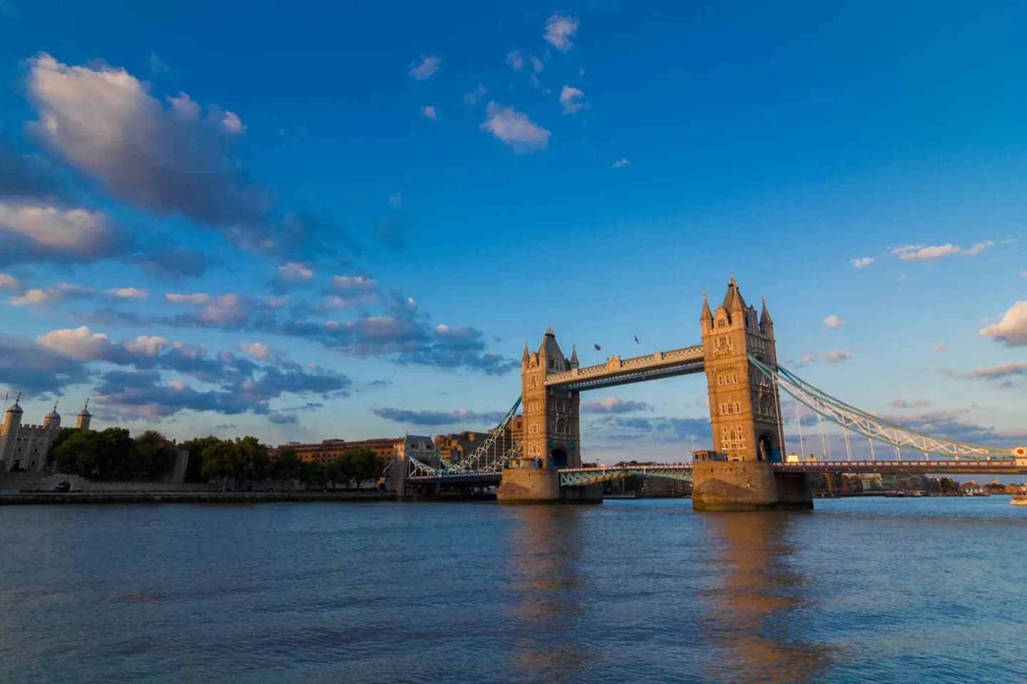 Tower Bridge · 3