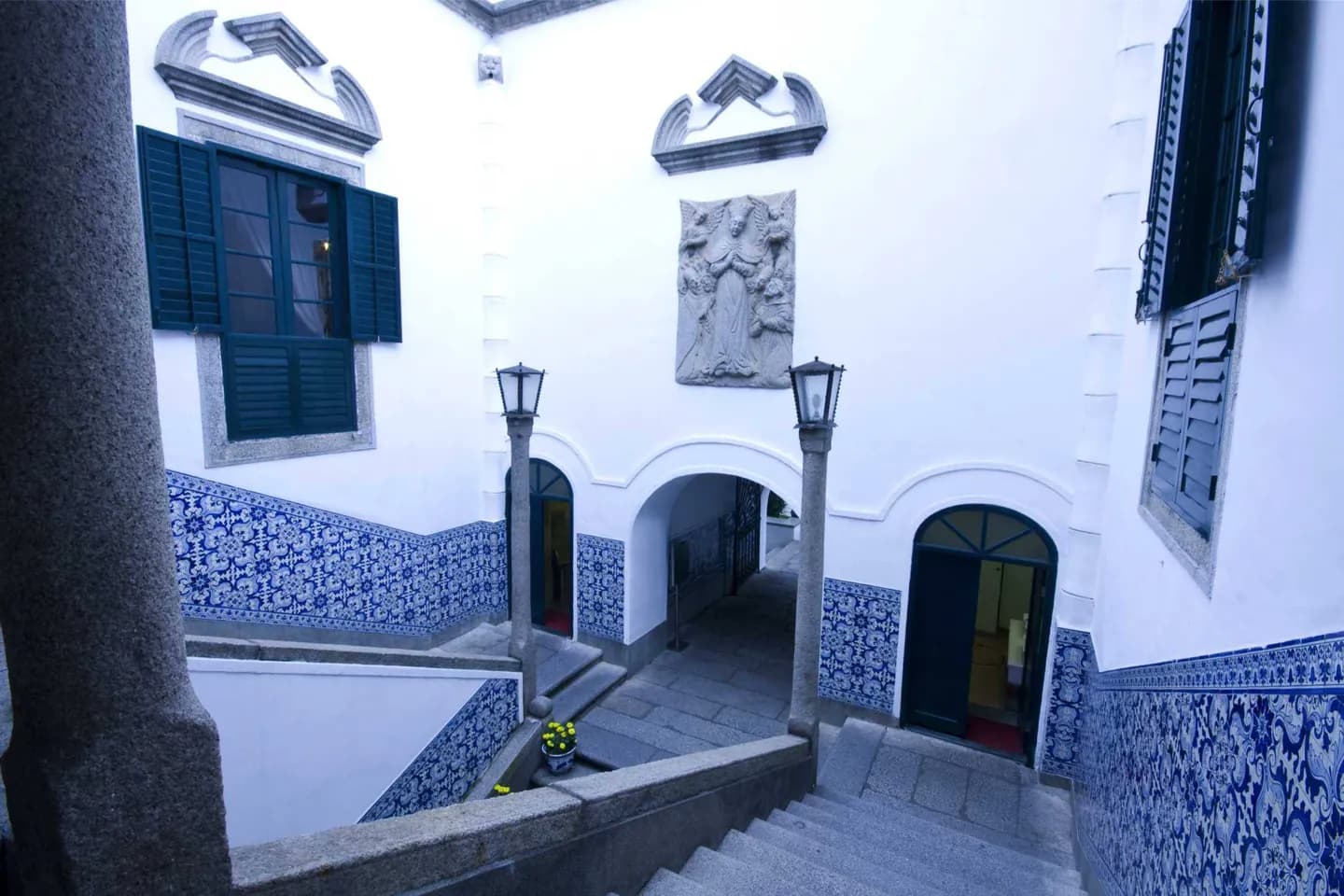 Former Leal Senado Building · 2