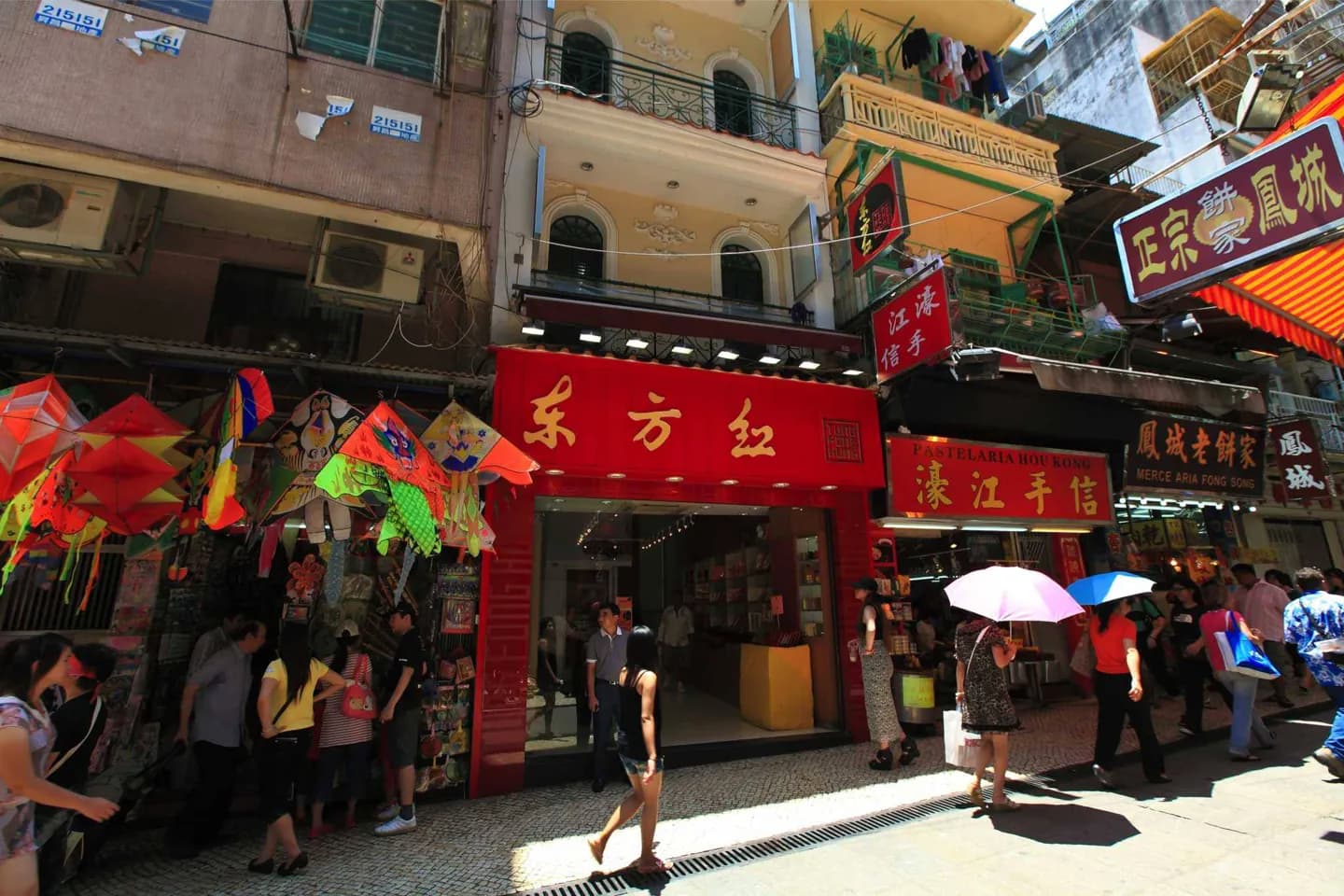 Shopping in Macau · 2