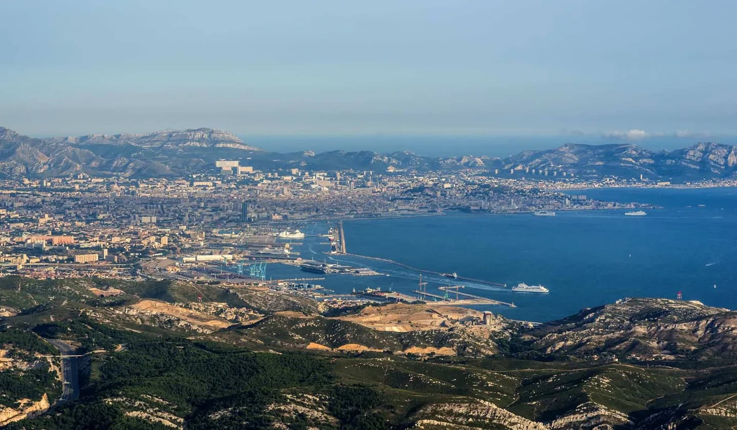 Como a costa e o clima de Marselha moldam uma visita · 2