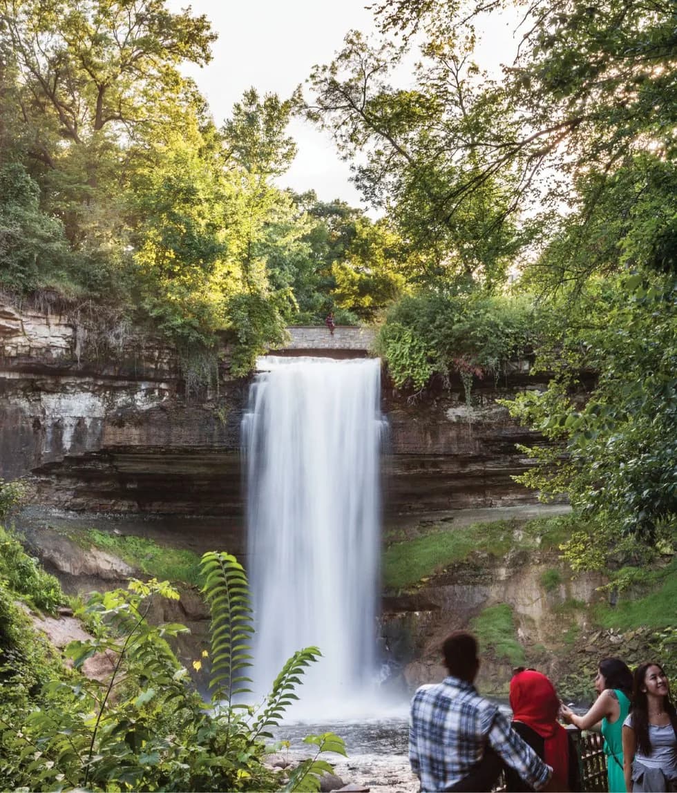 Minnehaha Falls and its park story
