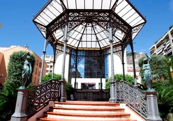 Plaza Théodore Gastaud